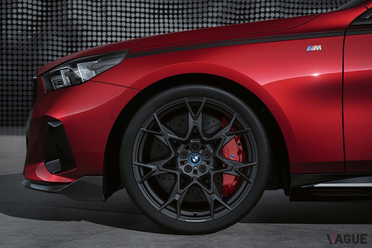 BMW新型「5シリーズ」（Mパフォーマンスパーツ装着車）