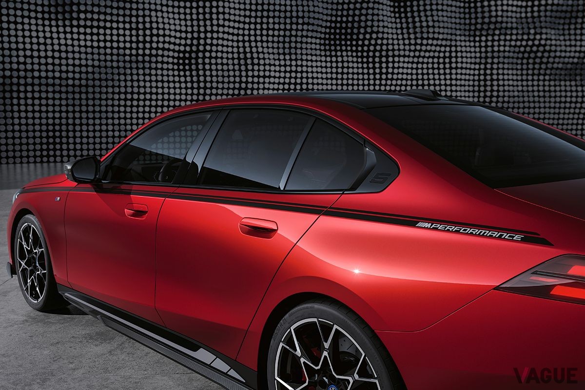 BMW新型「5シリーズ」（Mパフォーマンスパーツ装着車）