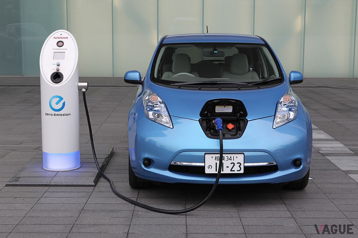 2010年12月に登場した日産初代「リーフ」