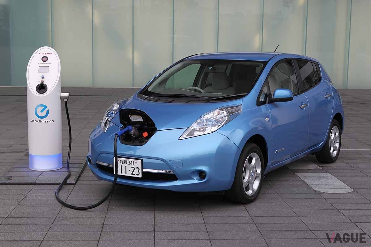 2010年12月に登場した日産初代「リーフ」