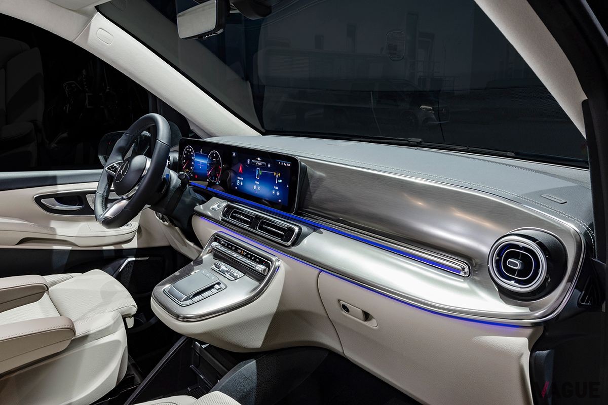 欧州で発表されたメルセデス・ベンツ改良新型「Vクラス」のインテリア