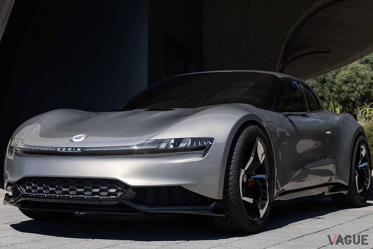 世界初公開されたフィスカーのEVスポーツカー新型「ローニン」