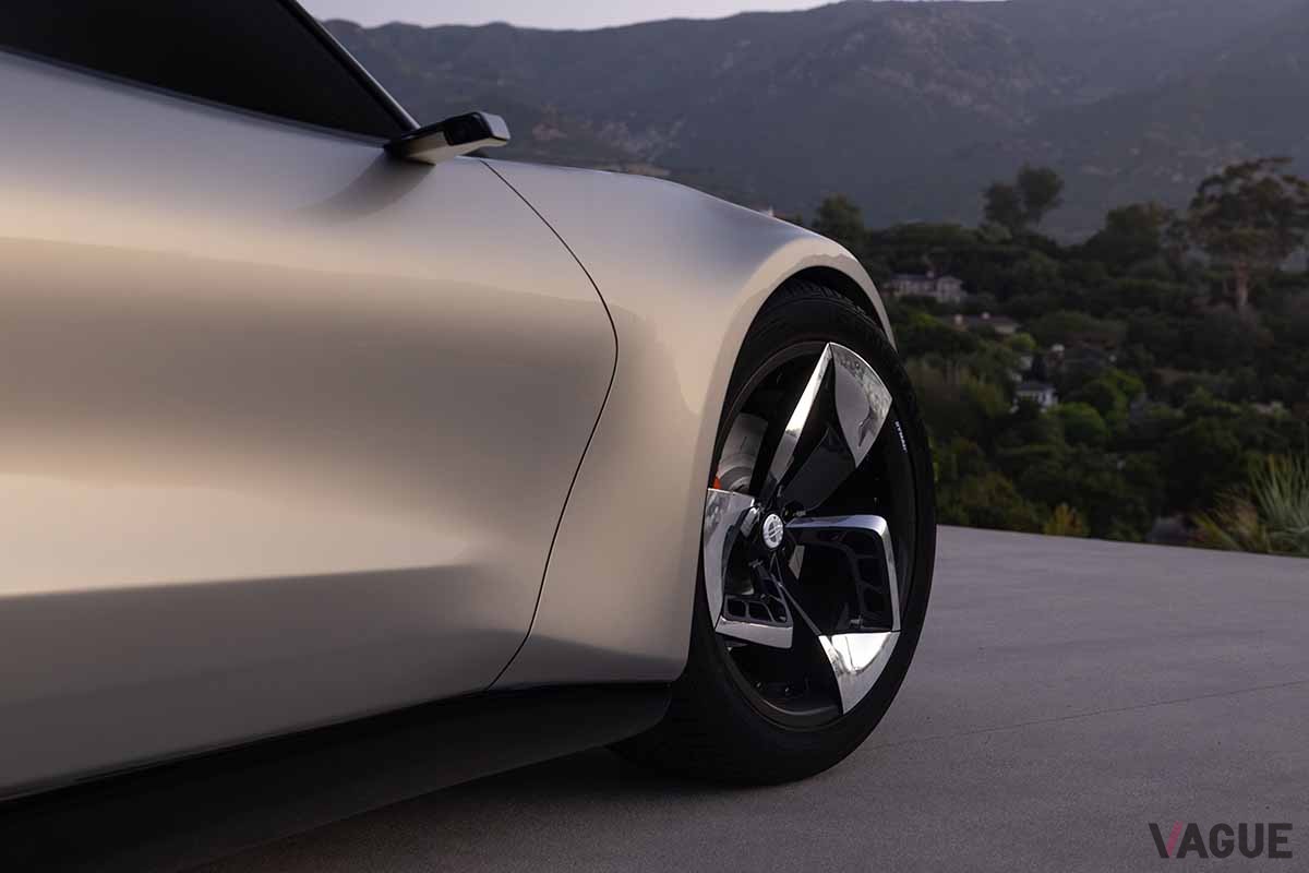 世界初公開されたフィスカーのEVスポーツカー新型「ローニン」