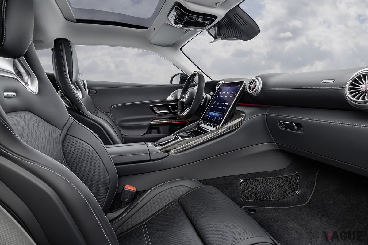 世界初公開された新型メルセデスAMG「GT 2ドア」のインテリア