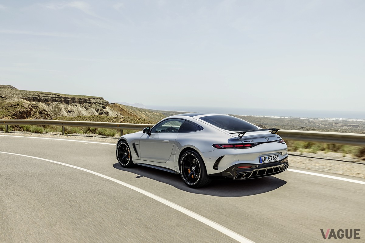新型「メルセデスAMG GTクーペ」