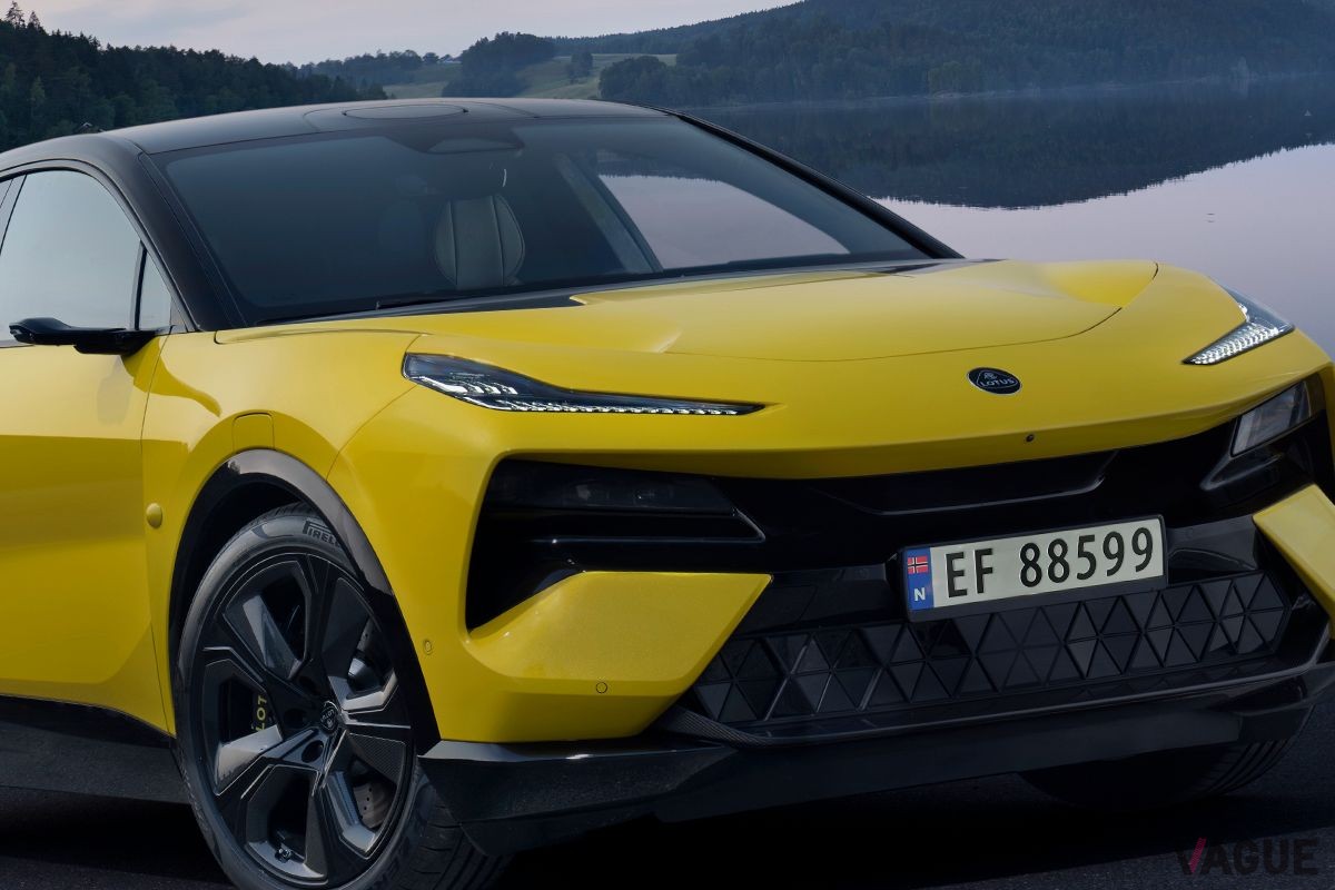 モントレー・カー・ウィーク2023で米国初公開されたロータスのSUV「エレトレ」