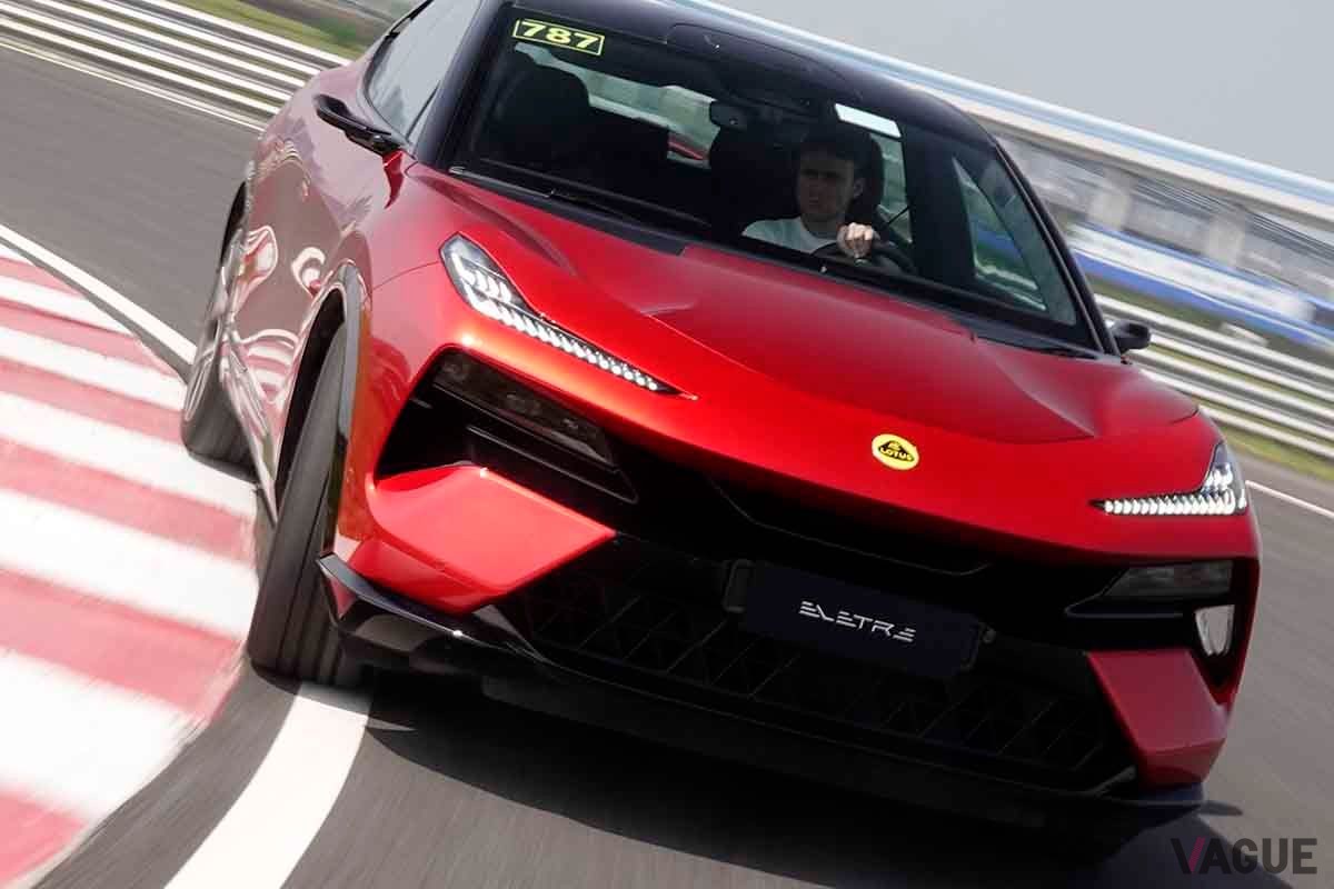 モントレー・カー・ウィーク2023で米国初公開されたロータスのSUV「エレトレ」