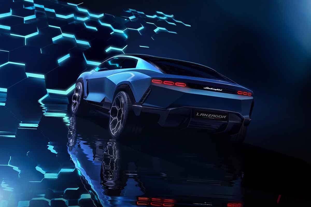 世界初公開されたランボルギーニ新型「ランザドール」