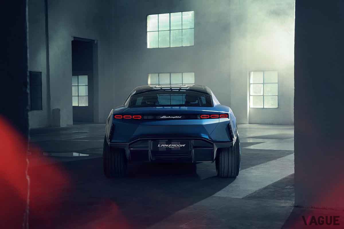 世界初公開されたランボルギーニ新型「ランザドール」