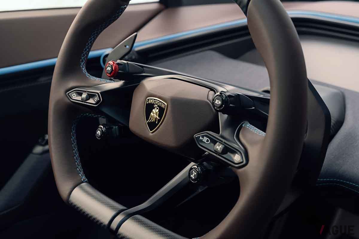 世界初公開されたランボルギーニ新型「ランザドール」のインテリア