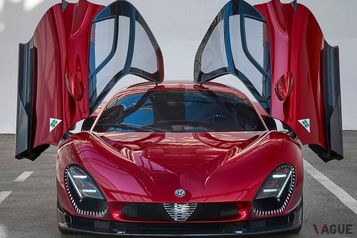 アルファ ロメオ新型「33ストラダーレ」世界初公開 最高時速333㎞の