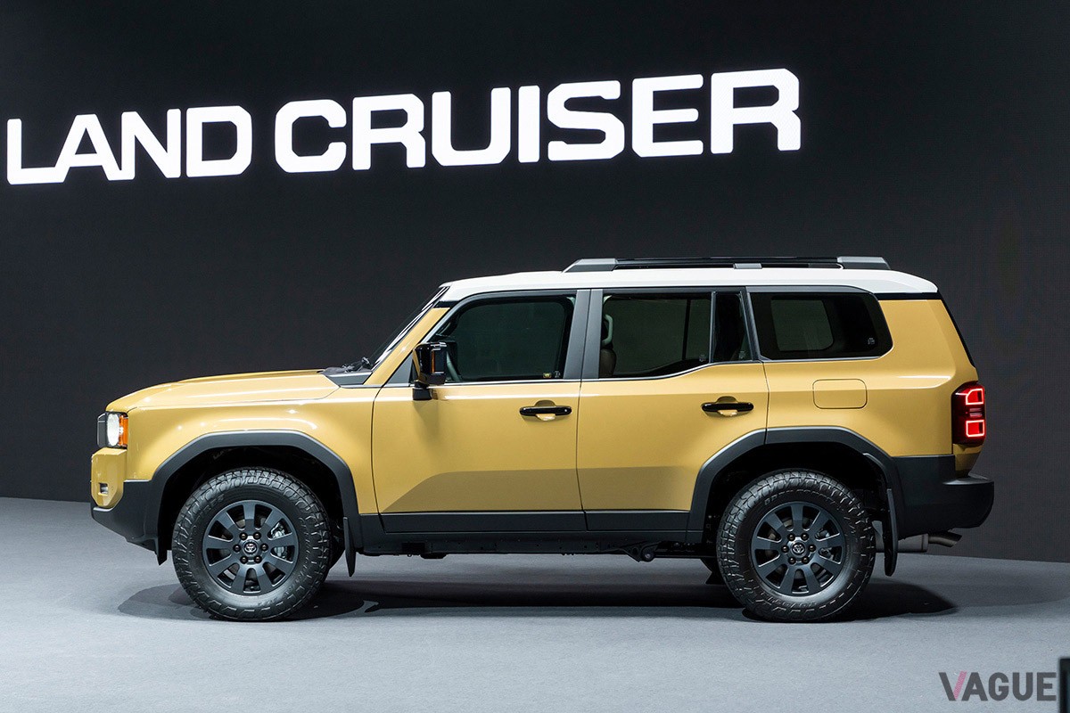 丸目マスクのトヨタ新型「ランドクルーザー」（250系）
