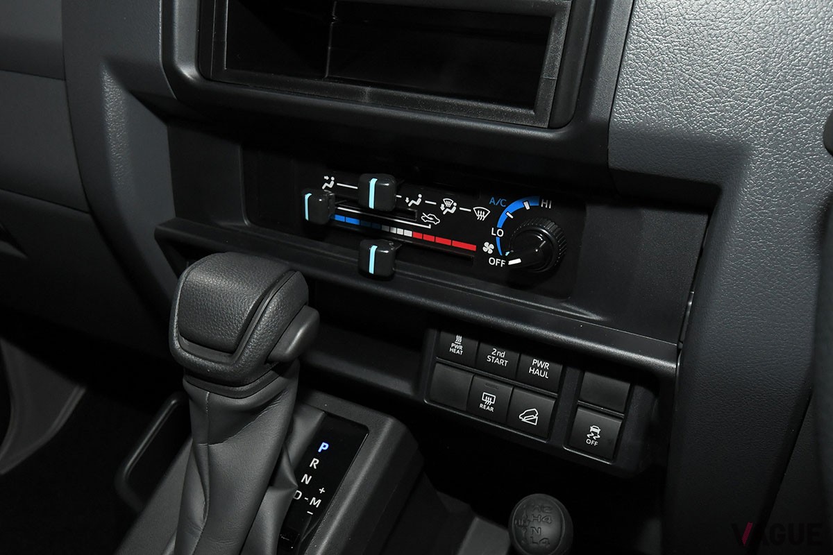 300系譲りのシート骨格を採用することで、トヨタ新型「ランドクルーザー70」のリアシートは従来よりも快適な座り心地が期待できる