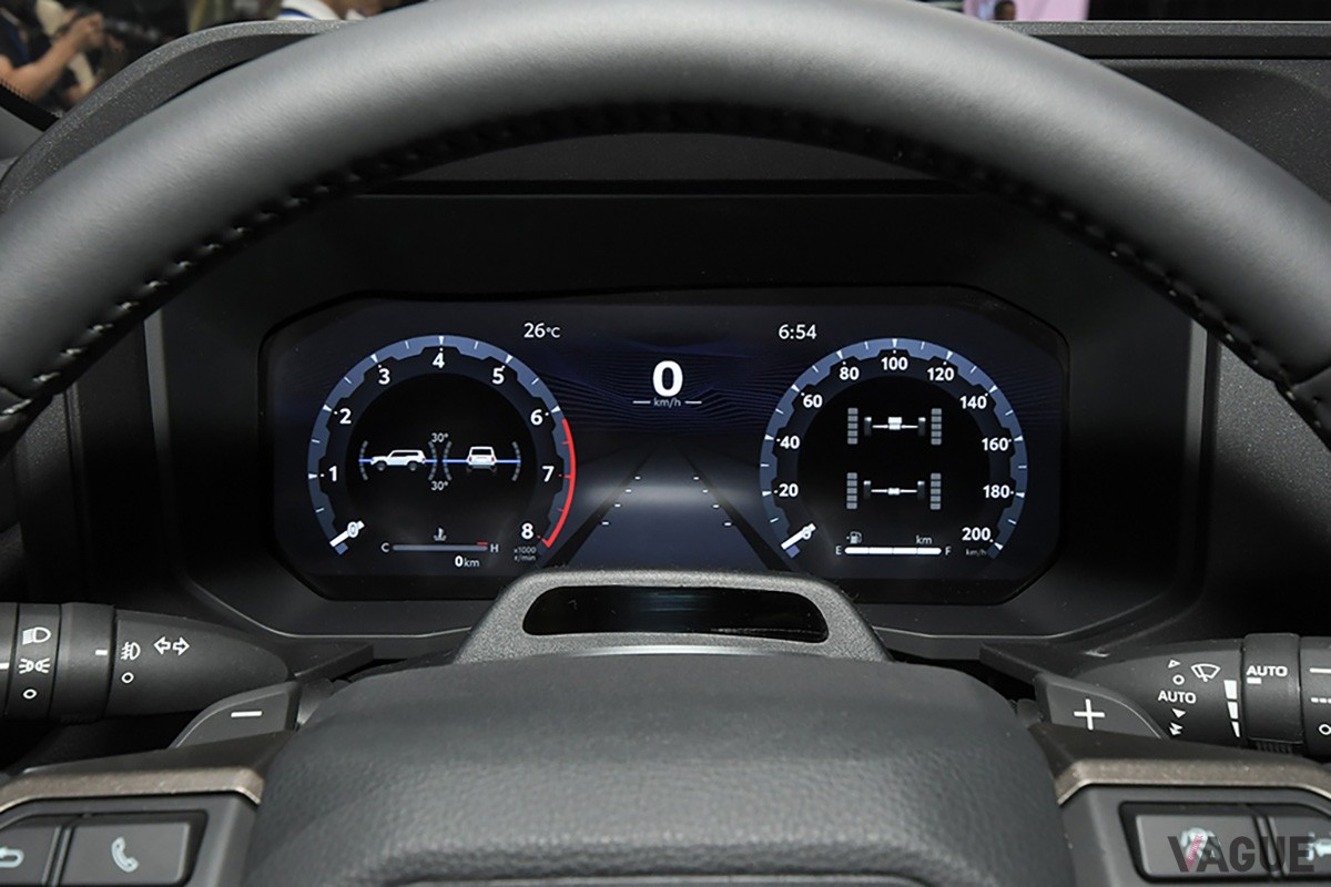 広がった荷室によりレジャードライブへの対応力がアップしていることがうかがえるトヨタ新型「ランドクルーザー250」