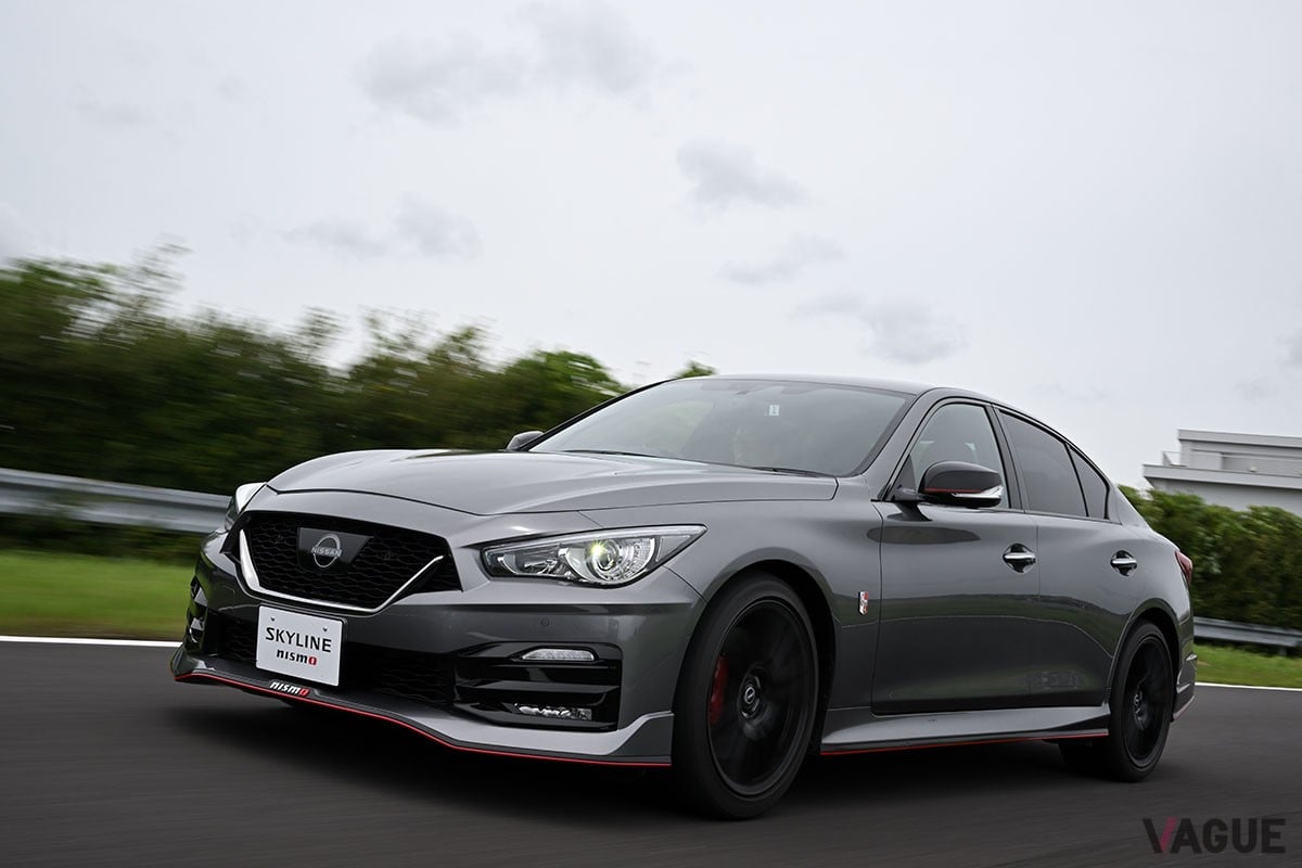 スポーツセダンの日産「スカイライン400R」をベースに、NISMOブランドがチューニングしたハイパフォーマンスモデル「スカイラインNISMO