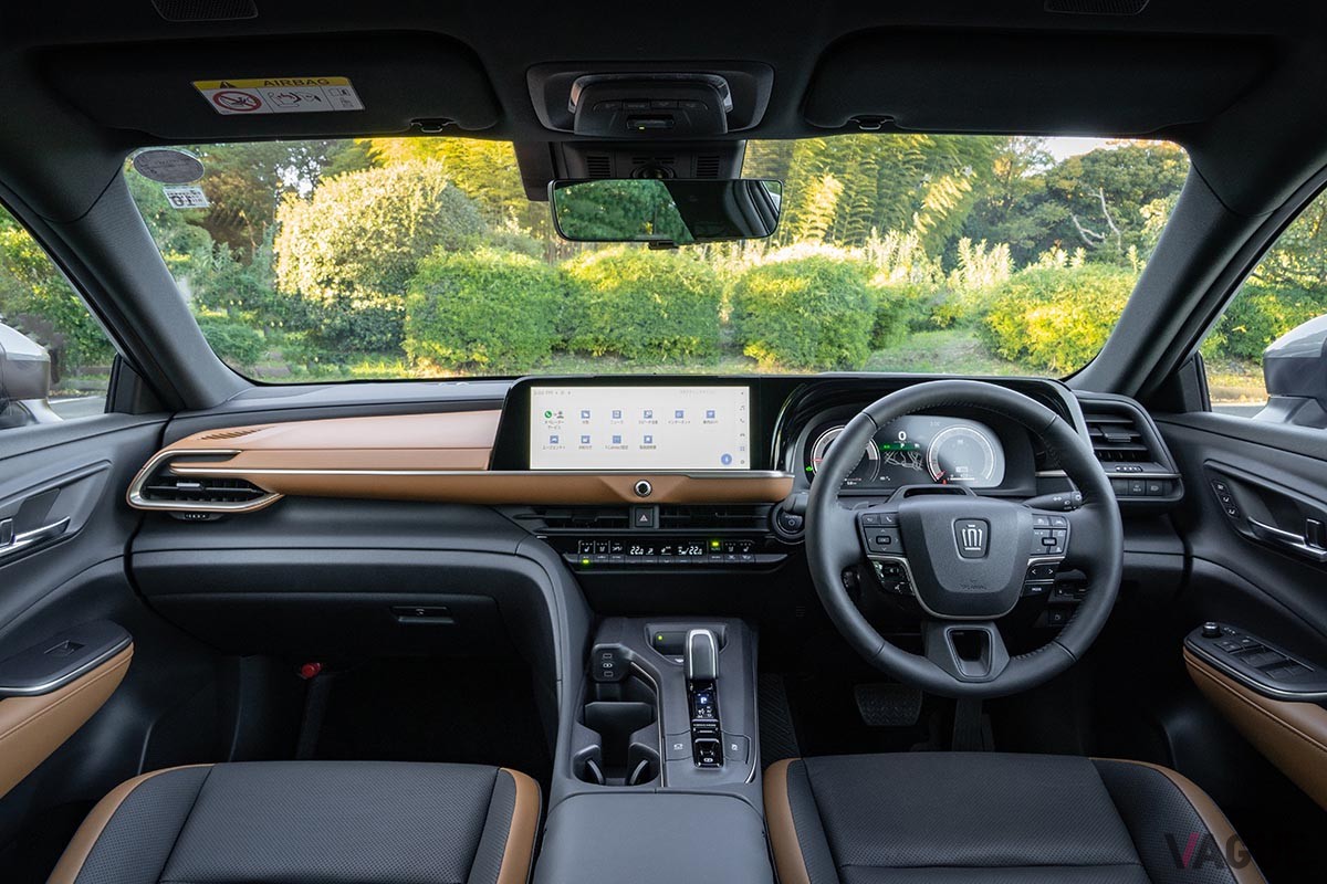 トヨタ新型「クラウン・スポーツ」と「クラウン・クロスオーバー」の違いはコンセプトやデザインだけにとどまらない。シャシーチューニングなども結構異なる