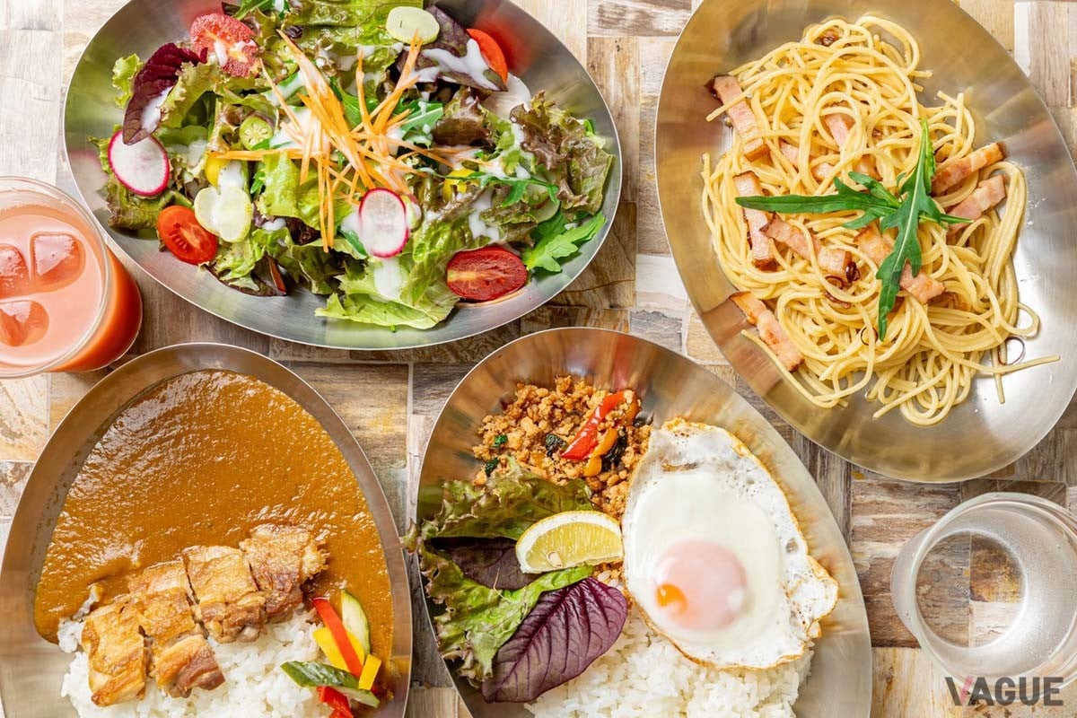 室シェフこだわりのフードメニューやソフトドリンク・アルコールドリンクなどは、部屋ではもちろんのこと、カウンター横のガーデンスペースでも楽しめる