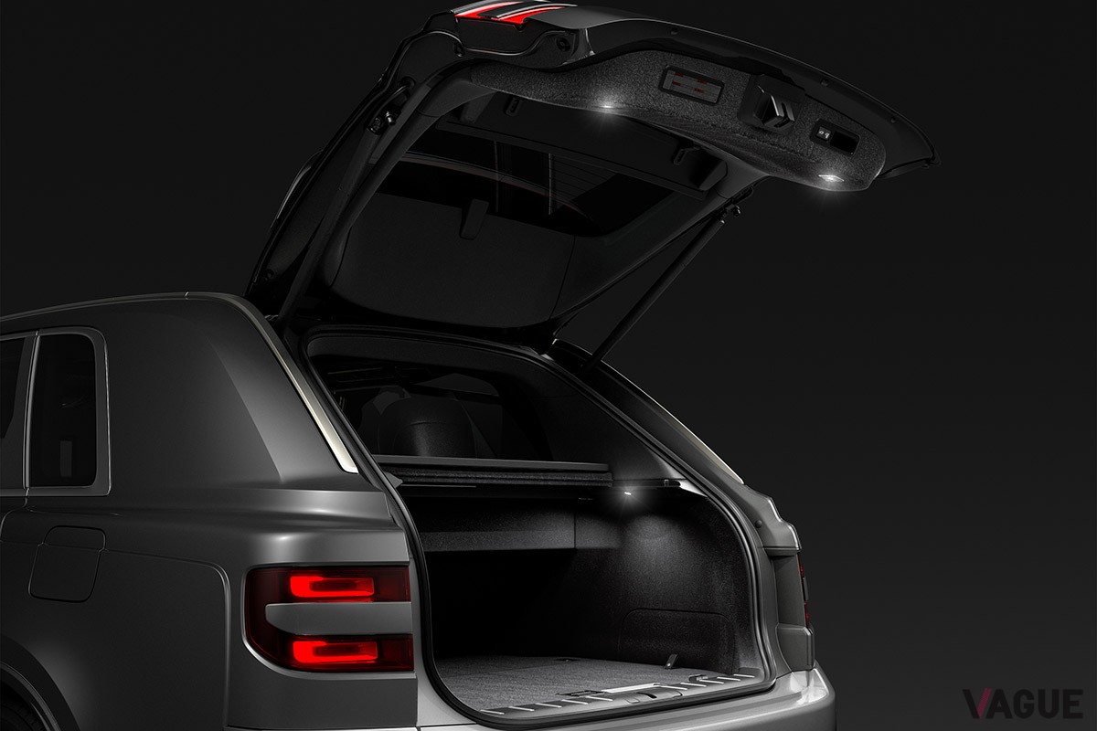 荷室左側の側面が大きくえぐられたラゲッジスペースにより、ゴルフバッグなどのかさばる荷物も楽に積み込めるトヨタ新型「センチュリー」