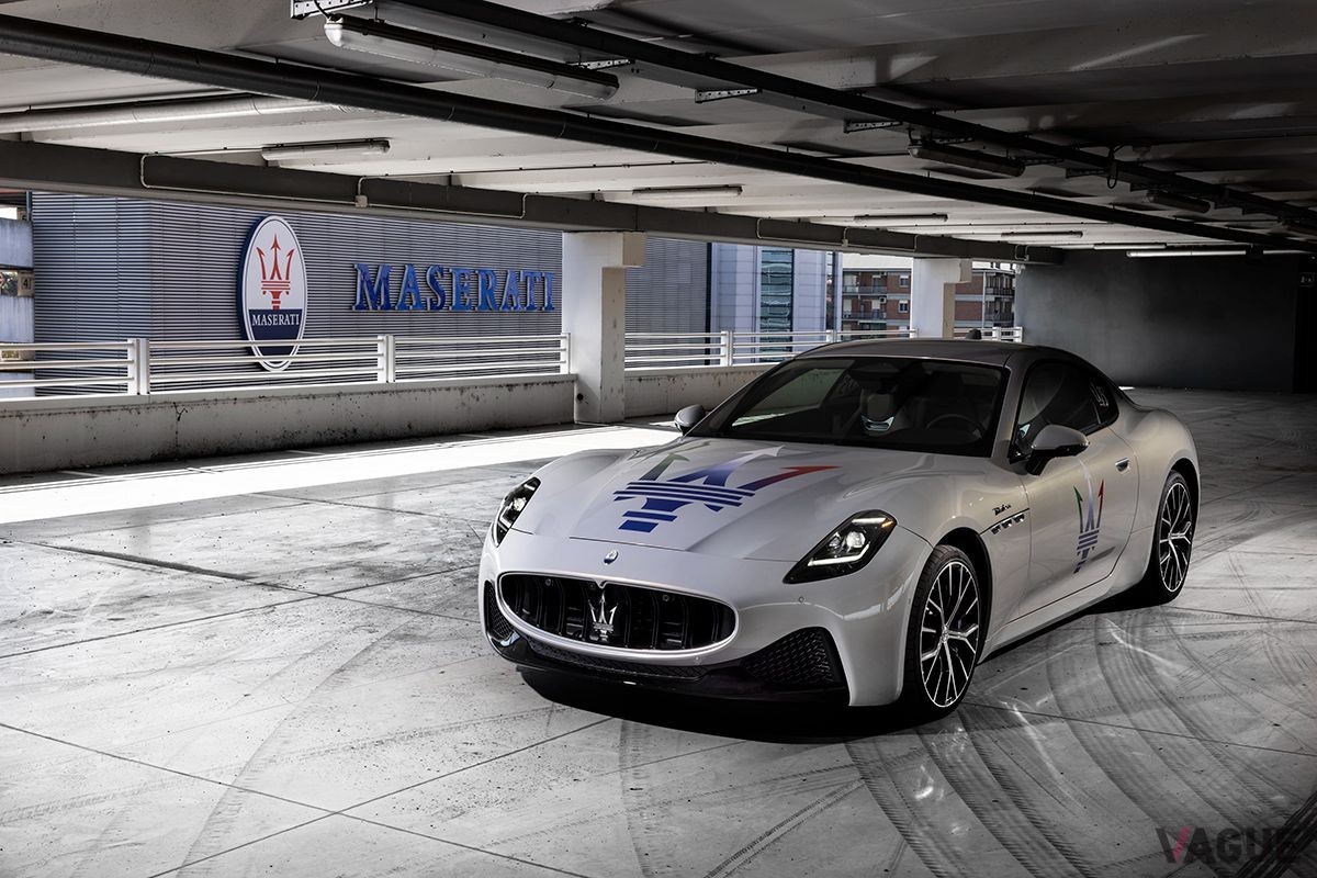 マセラティ次期型「グラントゥーリズモ」内燃エンジンモデルのプロトタイプ