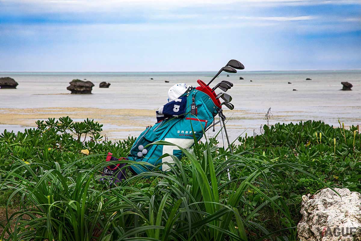 スタイリッシュなカラー展開が魅力的なオノフのスタンド型キャディバッグ「CADDIE BAG OB0324」