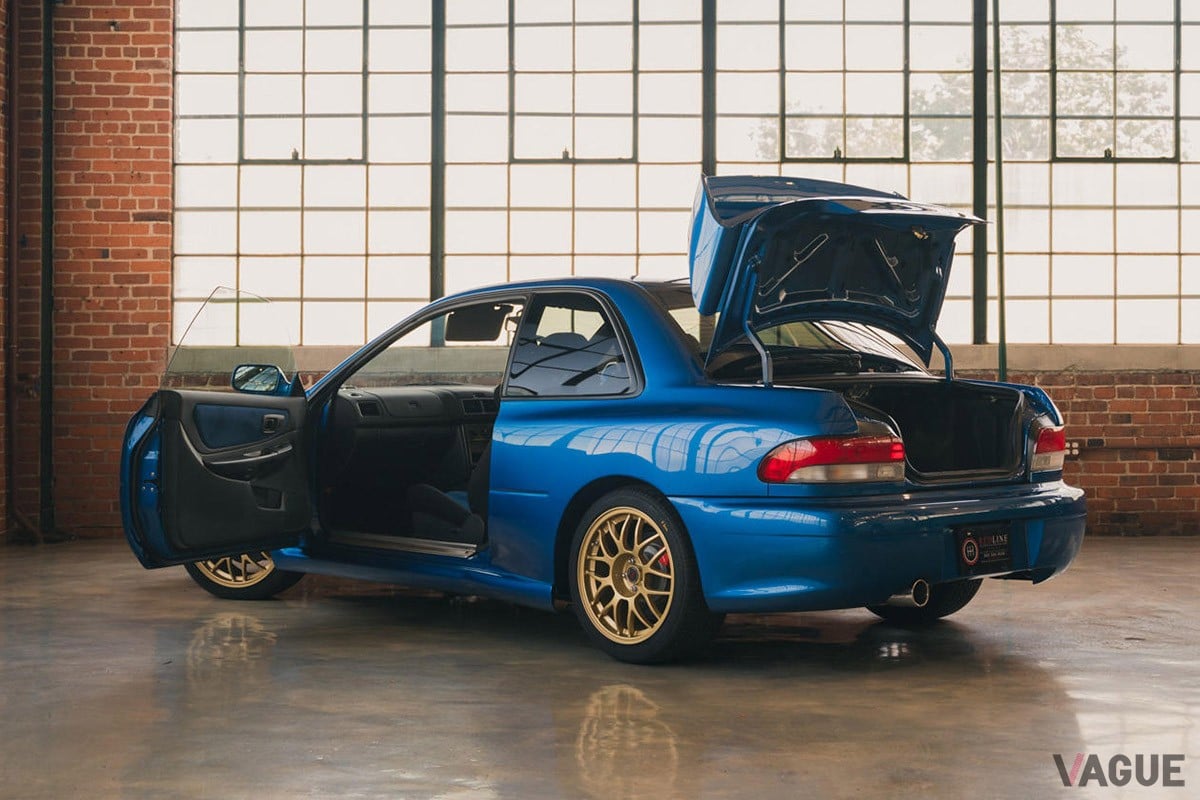 WRC参戦マシンのルックスを可能な限り忠実に再現しているC）Bonhams