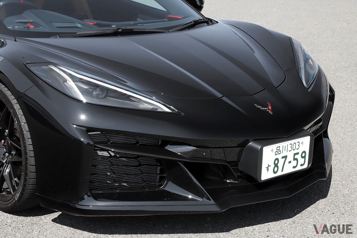 レーシングカーと基本設計が同じ5.5リッターV型8気筒エンジンが強烈な走りを味わわせてくれるシボレー「コルベットZ06」