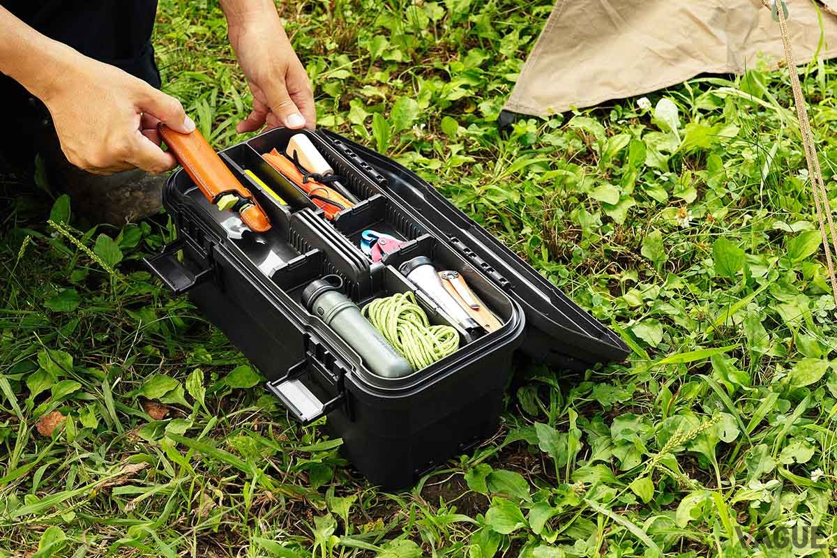 別売りで小物を分けて整理できる専用トレーが用意されます（両サイズに対応）