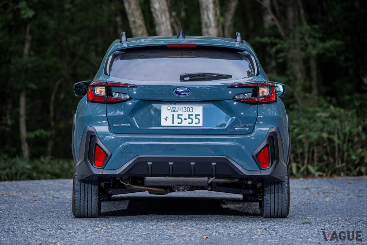 スバルのコンパクトSUV「クロストレック リミテッド」のリアビュー