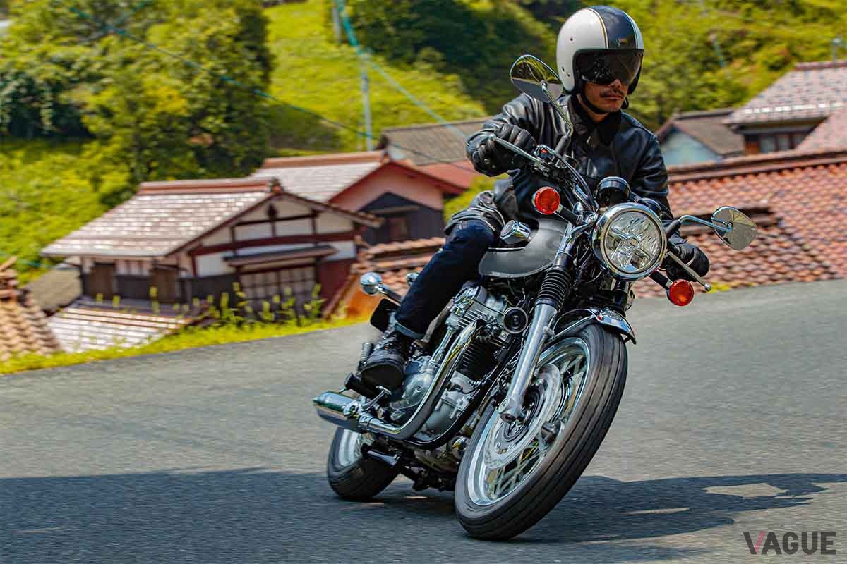カワサキの歴史あるブランド「W」のDNAを継承する「W800」に、カッコいい新カラー＆グラフィックをまとった2024年モデルが登場