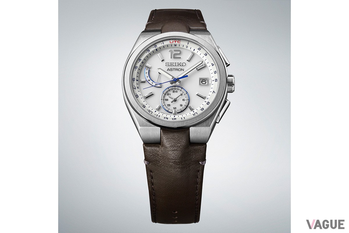 ＜セイコー アストロン＞の「Nexterシリーズ ソーラー電波モデル　SBXY069」は、チタン製ベゼルが精悍な印象を与えるソーラー電波モデル。「ローレル」にちなみ、ホワイトのダイヤルや12時位置のアラビア数字上に配したレッドのアクセントカラーを採用しています