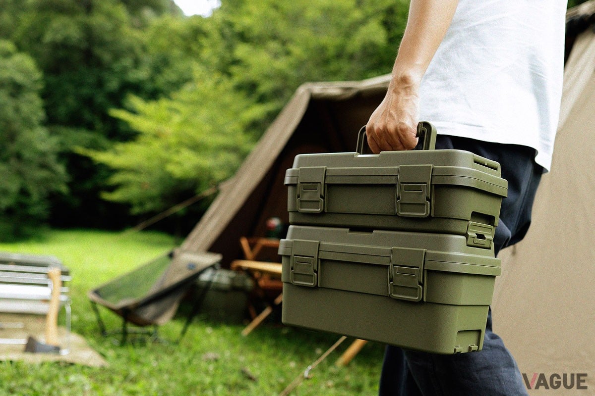 道具を用途ごとに容器を分けて整理でき一度に持ち運べる「STACKCARGO（スタックカーゴ）」。写真は「スタックカーゴ S-4」と「スタックカーゴ S-6」を重ね持ちしている様子