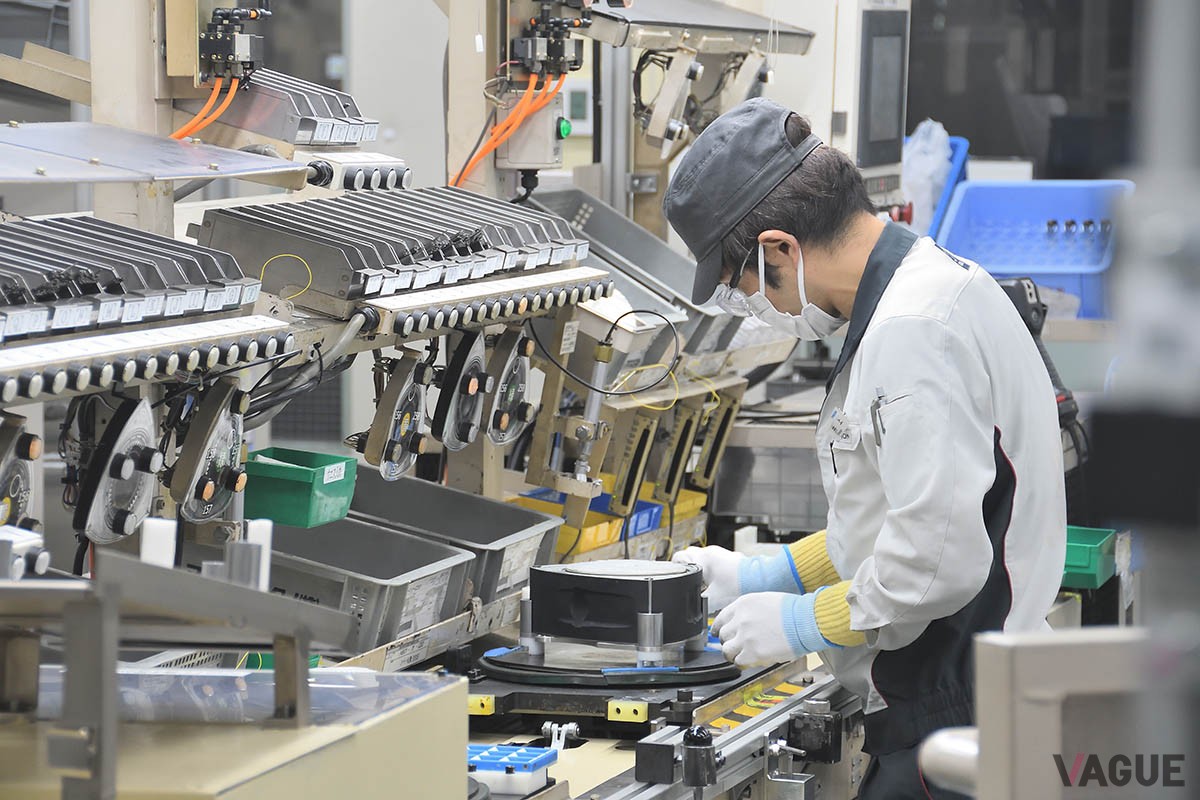 マツダは「MX-30 ロータリーEV」に搭載する“8C”型のために、ロータリーエンジンの製造ラインを刷新。新技術の投入で精度も向上したという