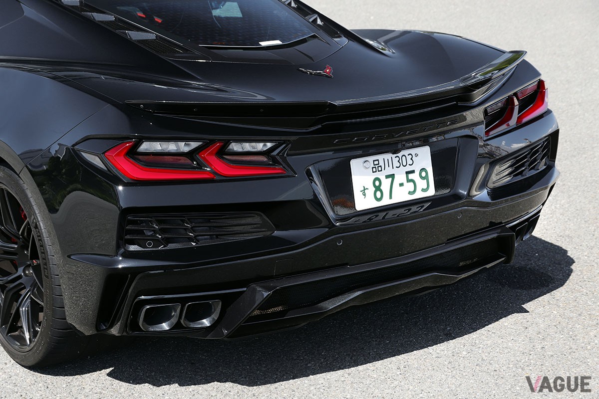 レーシングカーと基本設計が同じ5.5リッターV型8気筒エンジンが強烈な走りを味わわせてくれるシボレー「コルベットZ06」