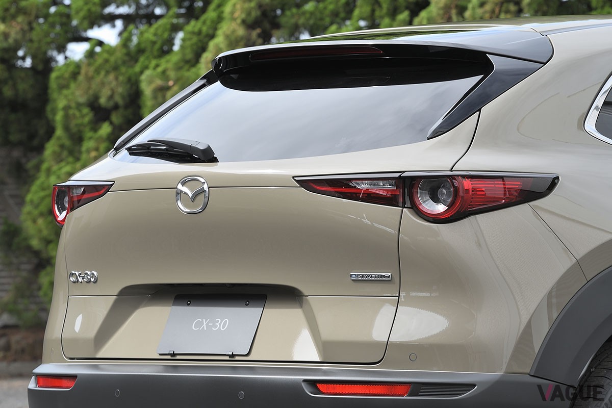 快適＆安全装備が充実したマツダ新型「CX-30」に新設定された特別仕様車「レトロスポーツエディション」