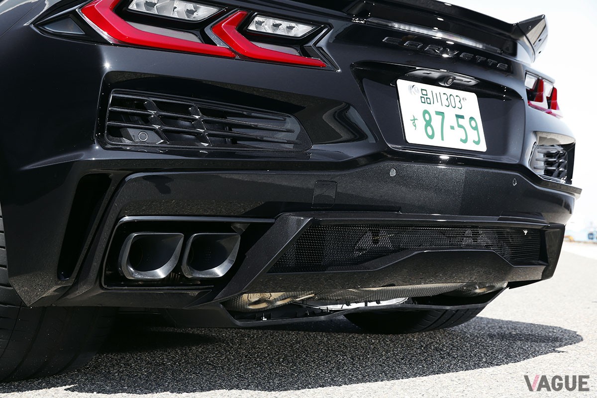 レーシングカーと基本設計が同じ5.5リッターV型8気筒エンジンが強烈な走りを味わわせてくれるシボレー「コルベットZ06」