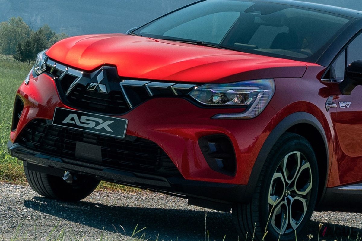 世界初公開された三菱新型「ASX」