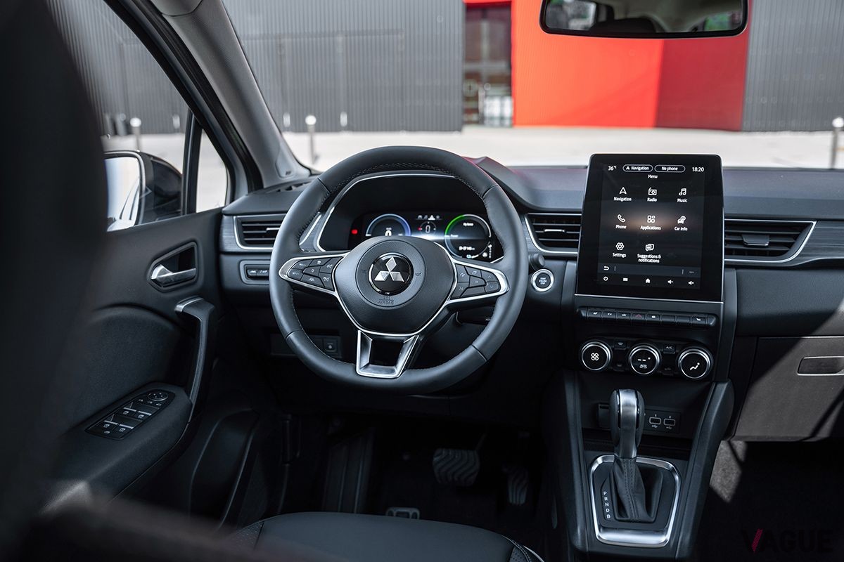 世界初公開された三菱新型「ASX」のインテリア