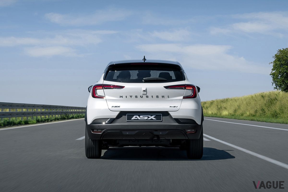 世界初公開された三菱新型「ASX」