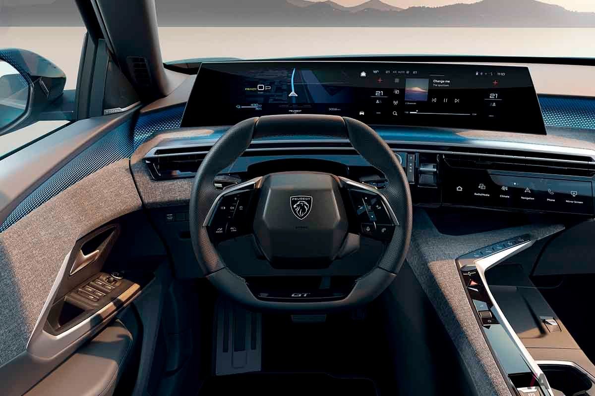 世界初公開されたプジョー新型「E-3008」のインテリア