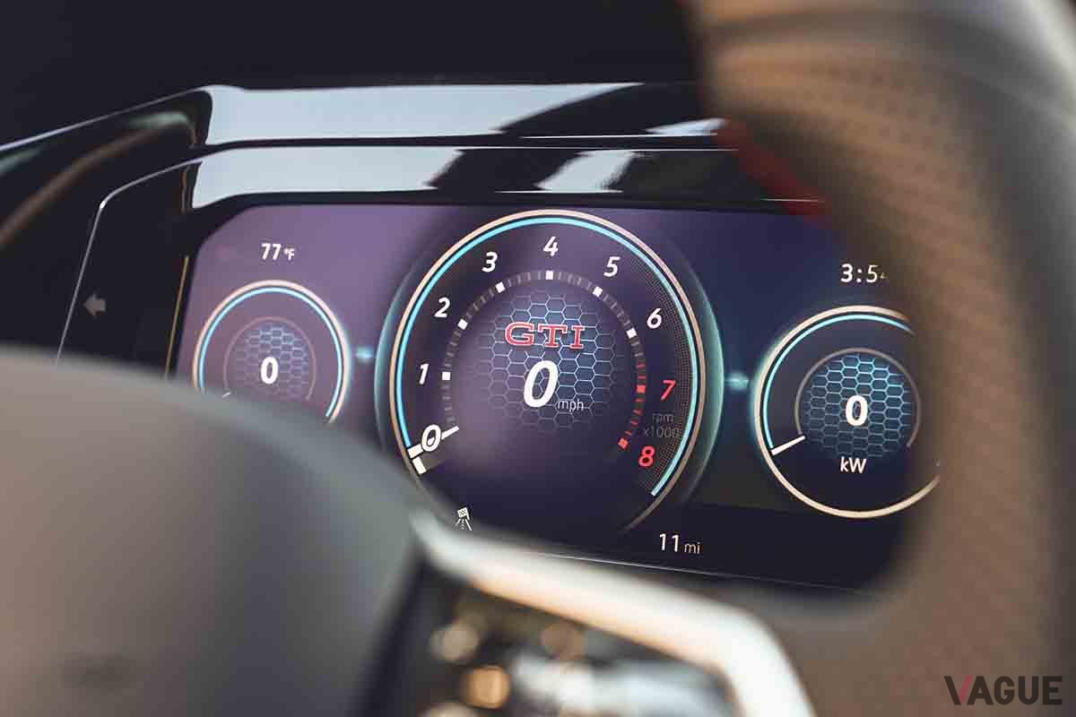北米市場で登場したVWの特別仕様車「ゴルフGTI 380」のインテリア