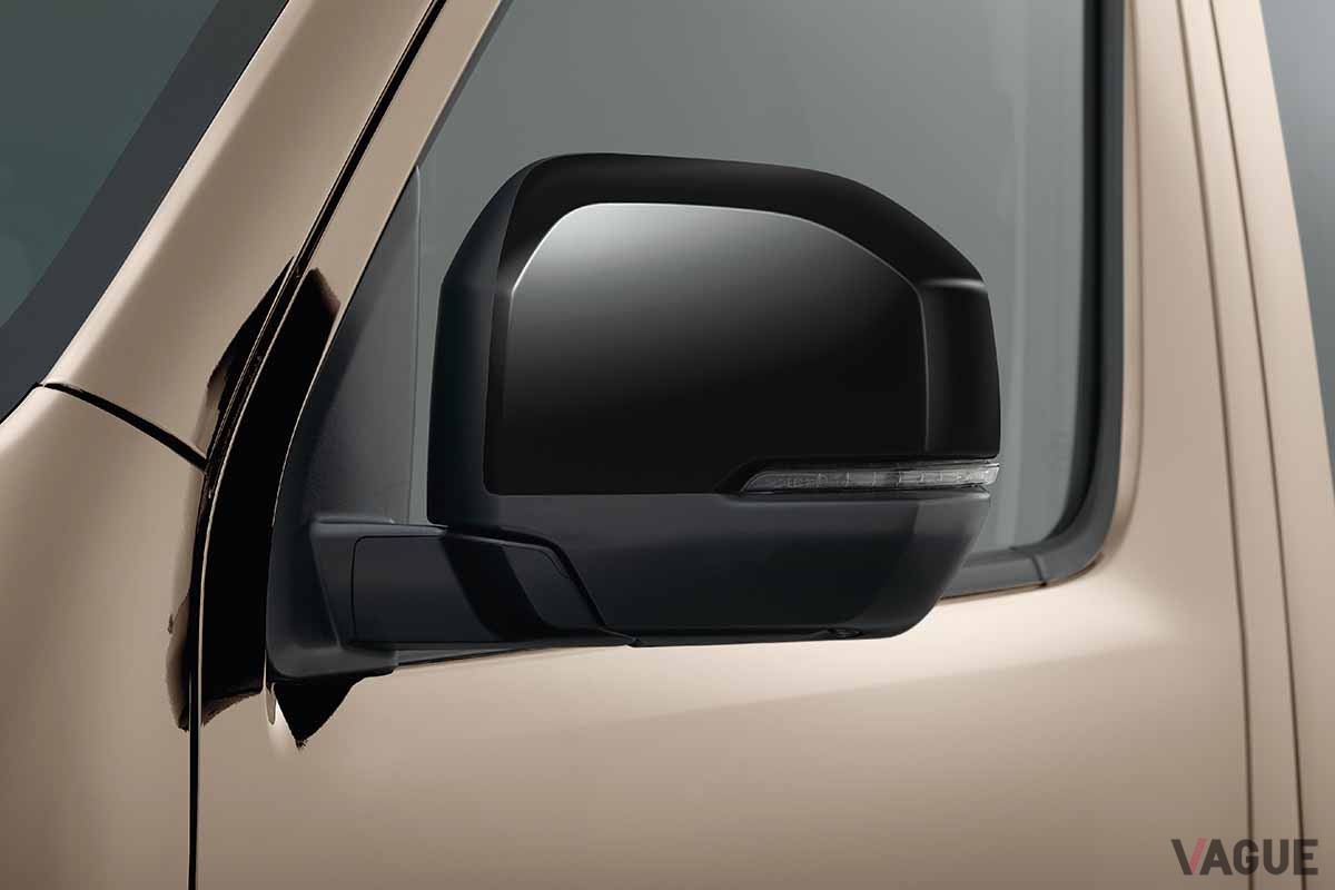 日産「キャラバン」の特別仕様車「50th Anniversary」