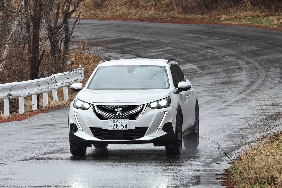 ヨコハマ「アドバンdB　V552」を装着したプジョー「e2008」