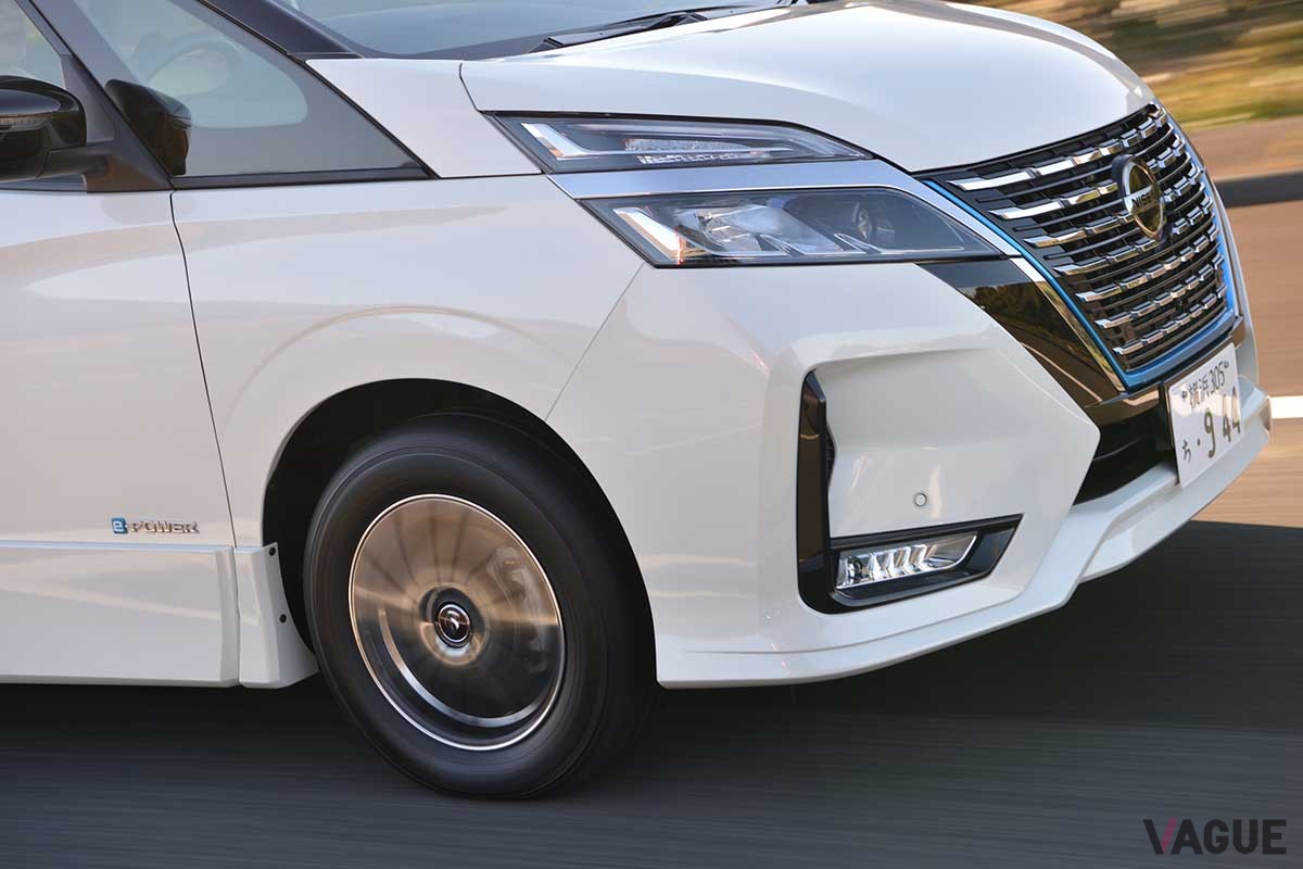 トーヨーのミニバン専用タイヤ「トランパスmp7」を装着した日産「セレナ」