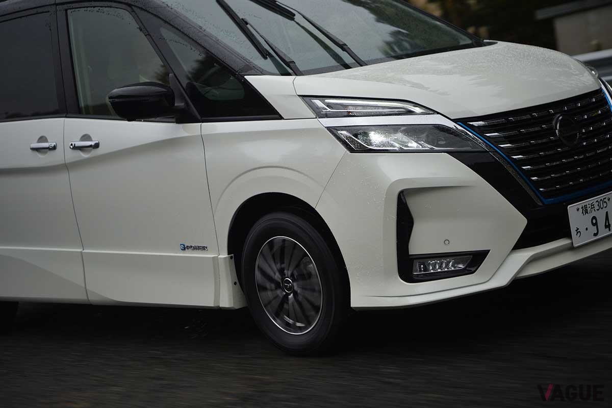 トーヨーのミニバン専用タイヤ「トランパスmp7」を装着した日産「セレナ」