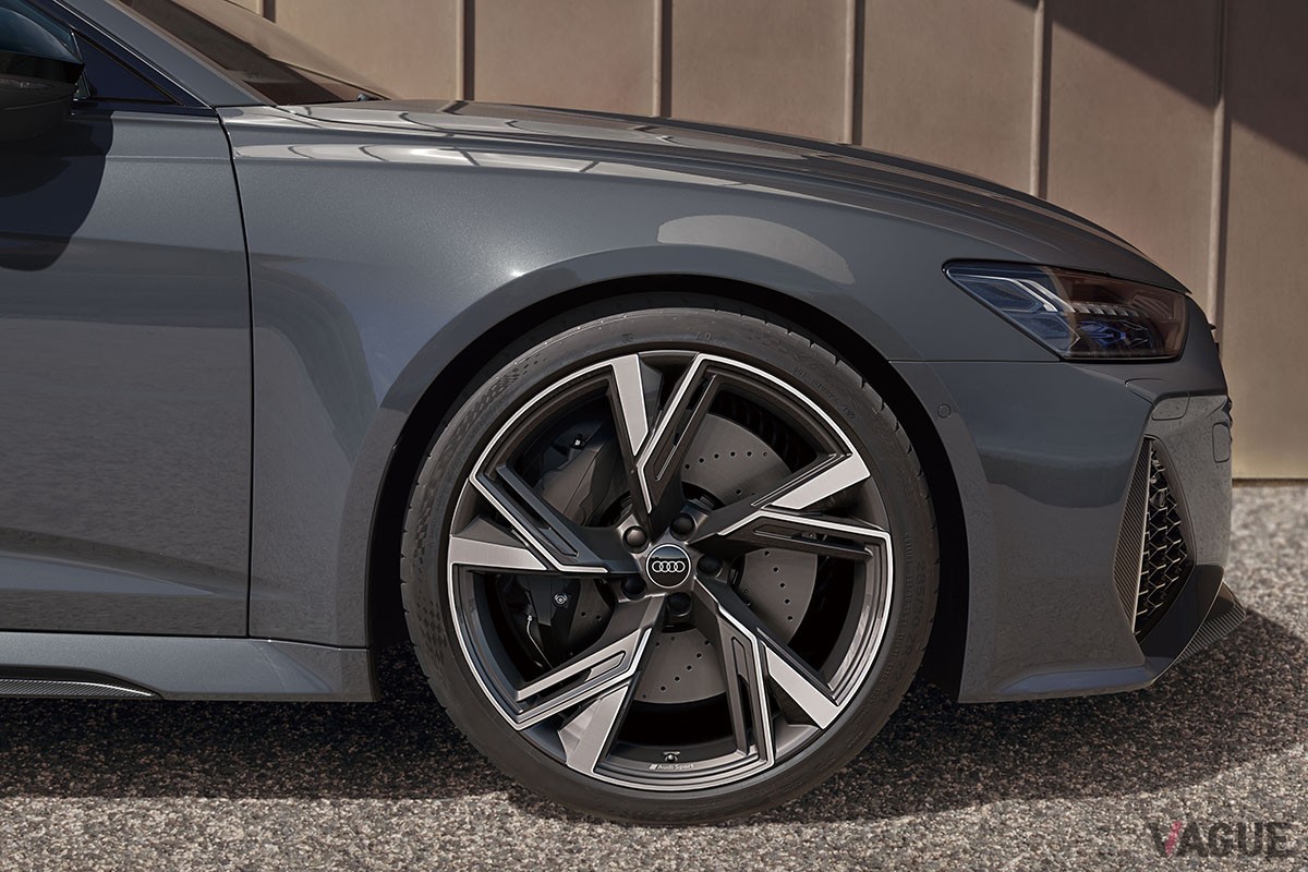 アウディ新型「RS6アバント・パフォーマンス」