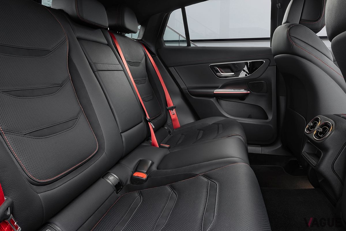 欧州で登場した新型メルセデスAMG「GLC43 4MATICクーペ」のインテリア