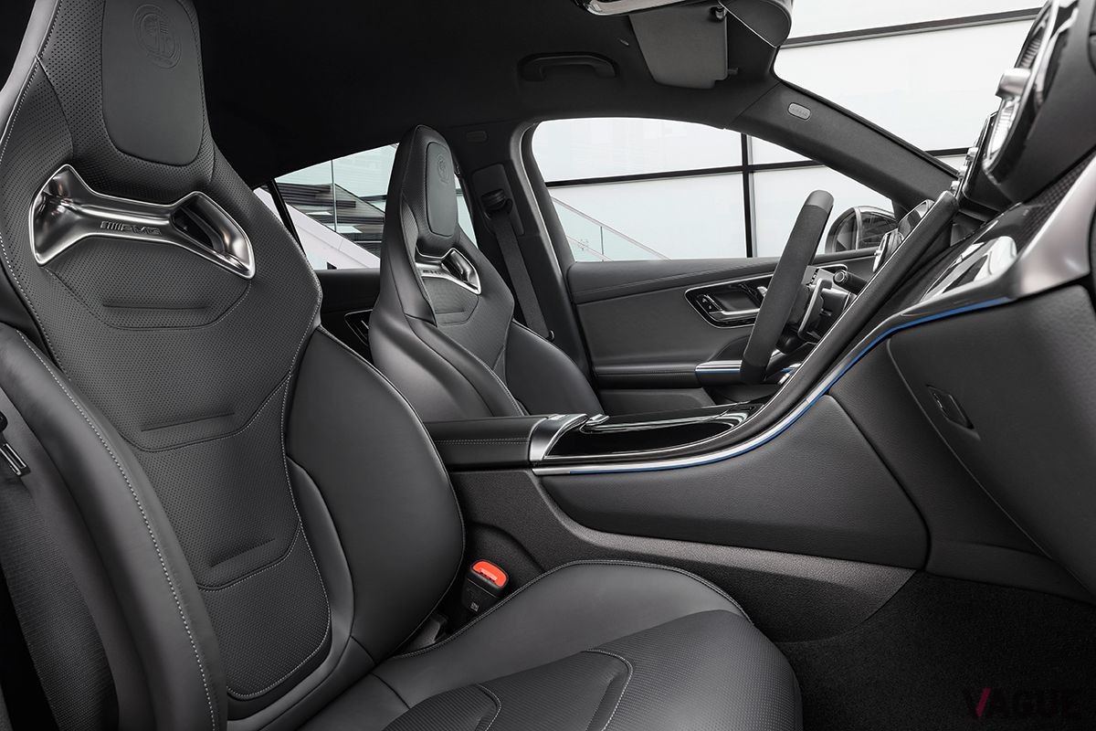 欧州で登場した新型メルセデスAMG「GLC63 SEパフォーマンスクーペ」のインテリア