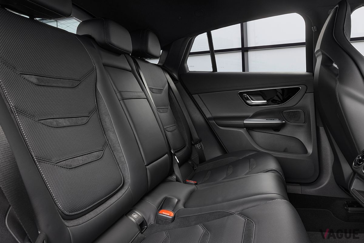 欧州で登場した新型メルセデスAMG「GLC63 SEパフォーマンスクーペ」のインテリア