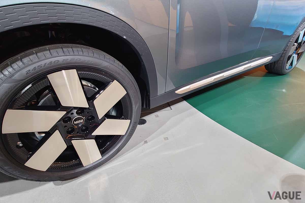 新型「ミニ・カントリーマン（日本名：ミニ・クロスオーバー）」