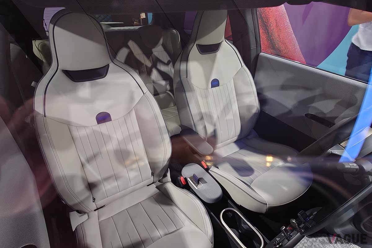 BMW新型「ミニ・クーパー3ドア」のインテリア